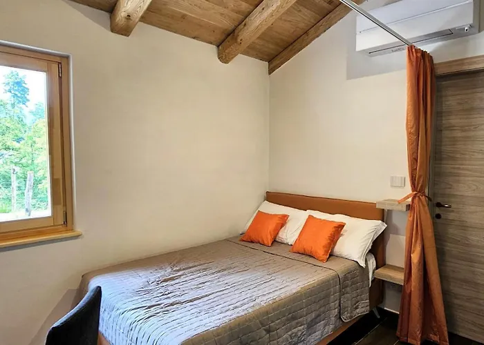 Casa Nel Bosco בקתה *